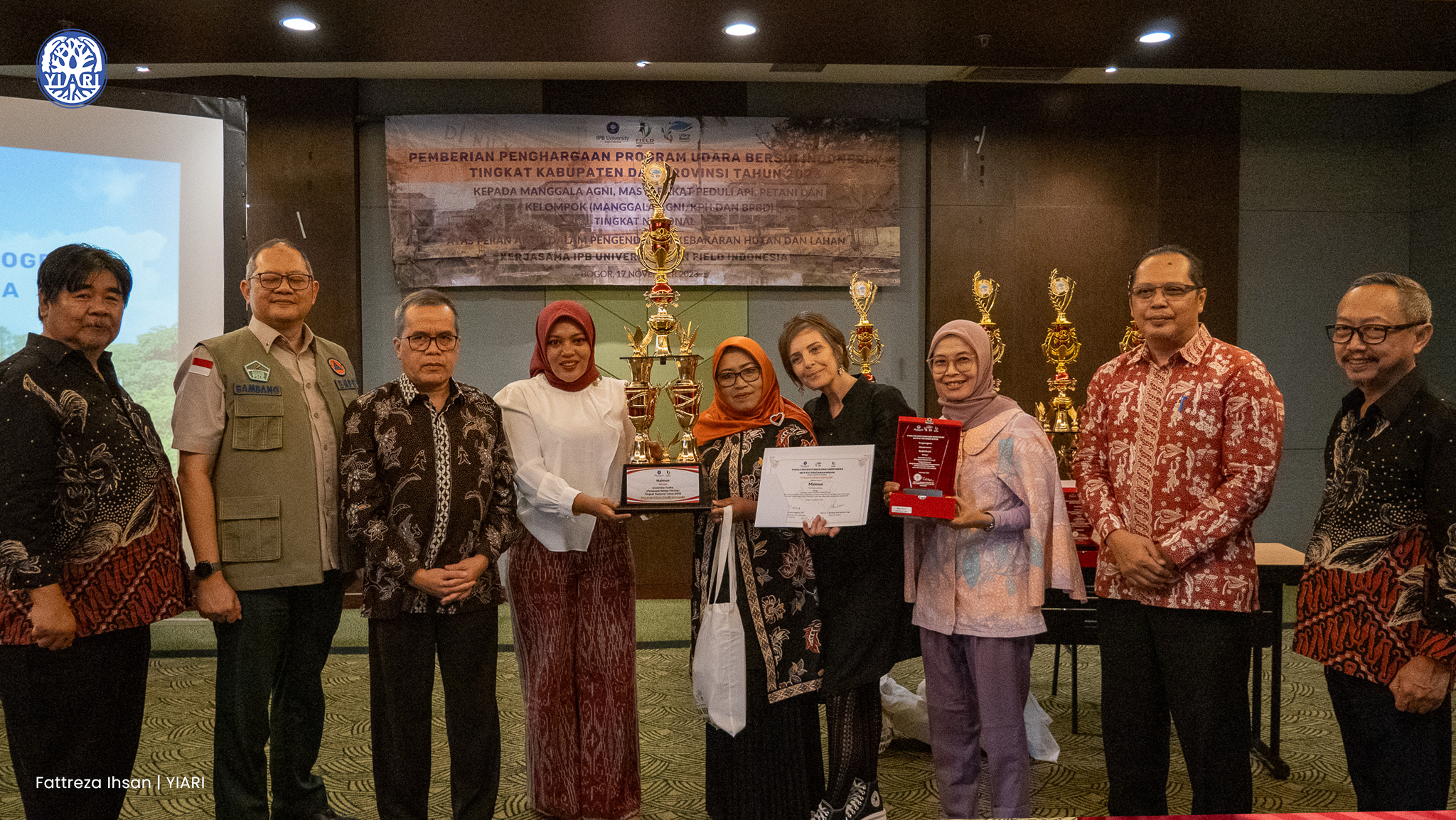 Komunitas The Power of Mama Terima Penghargaan Nasional Clean Air Championship Award