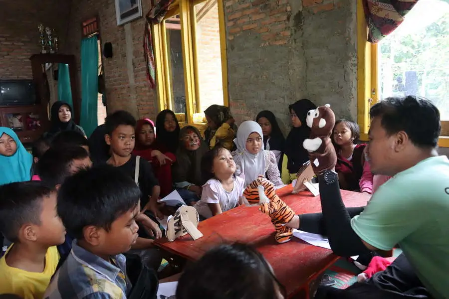 Edukasi Komunitas